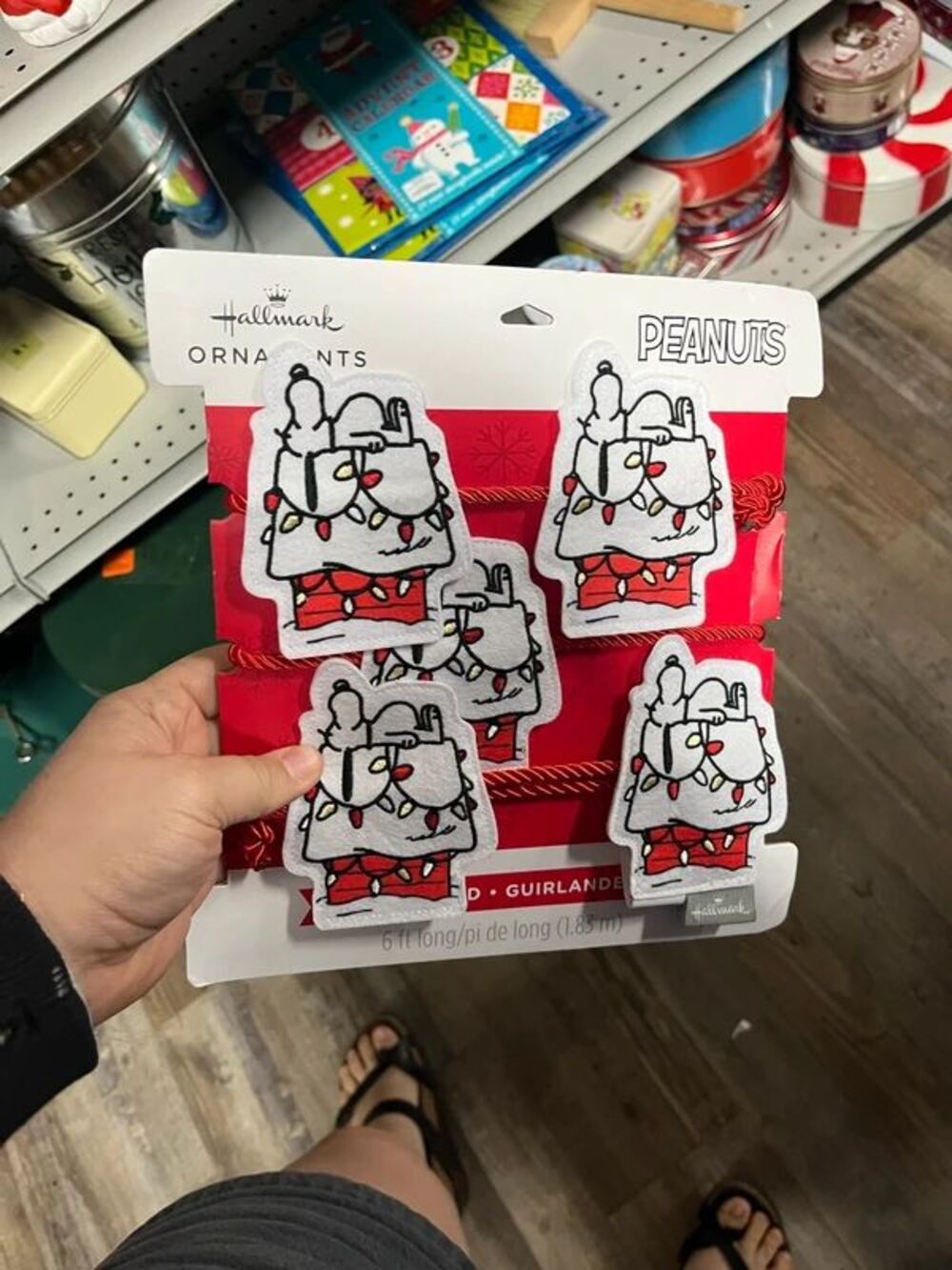 Hallmark Peanuts Snoopy Doghouse New Garland